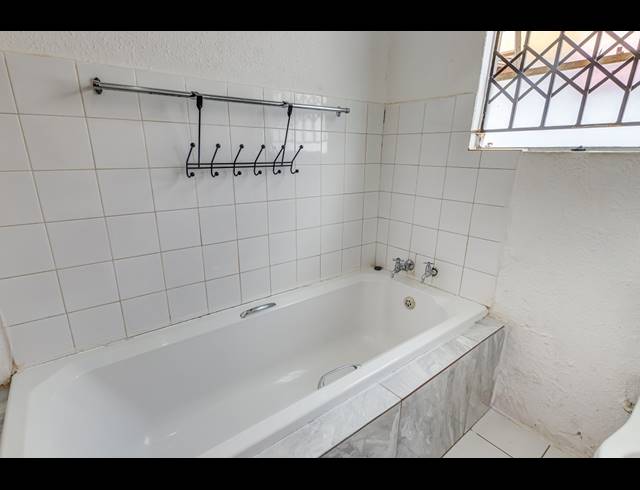 3 BEDROOM FREEHOLD FOR SALE IN COSMO CITY